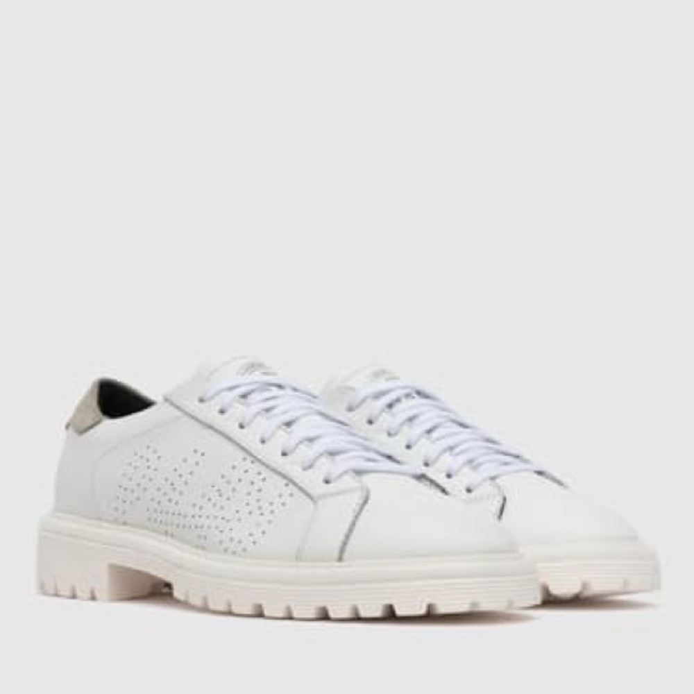 P448 White Bull Lace Up Sneakers